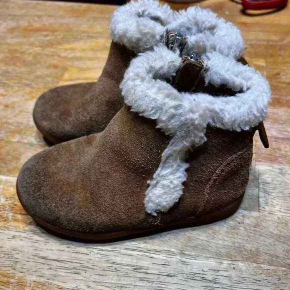 UGG Kids Suede Brown Toddler Size 8 Sheepskin Mallya Boots Great Used Condition - Picture 7 of 8